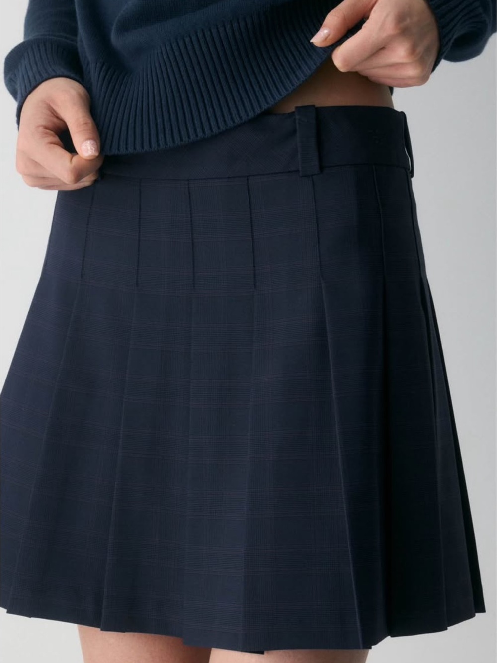 Aritzia Navy Pleated Mini Skirt - Picture 1 of 2